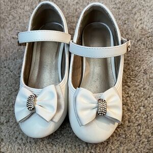 Elegant White Kids Shoes with Bow